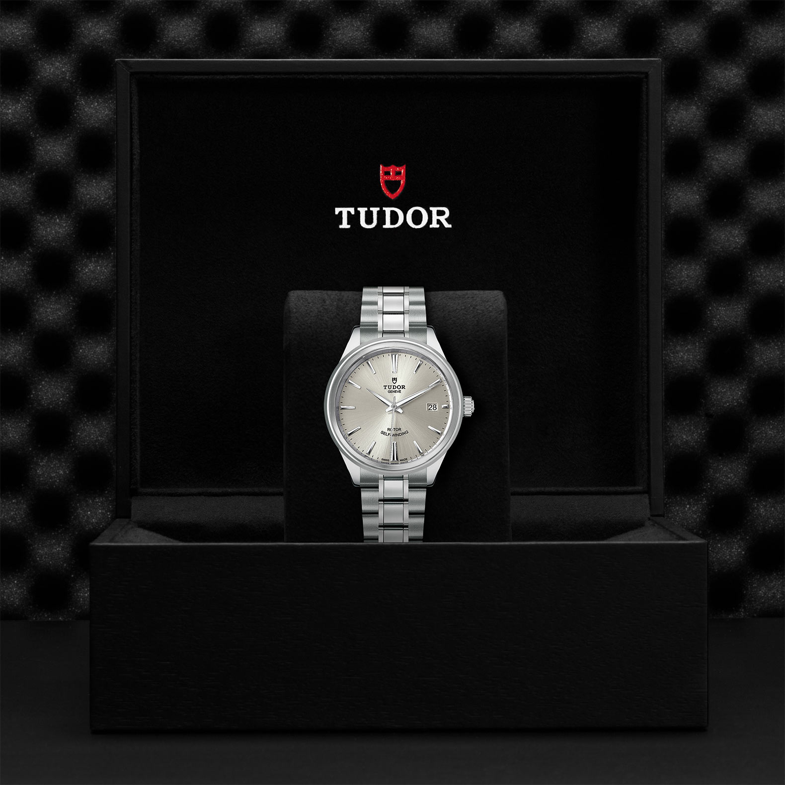 Tudor_m12500-0001